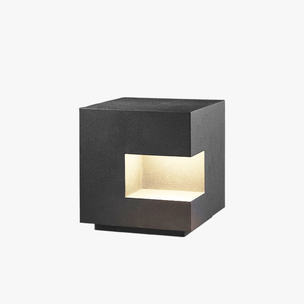 Ray enkel kubusformet solcelle-/genopladelig gulvlampe i metal, sort