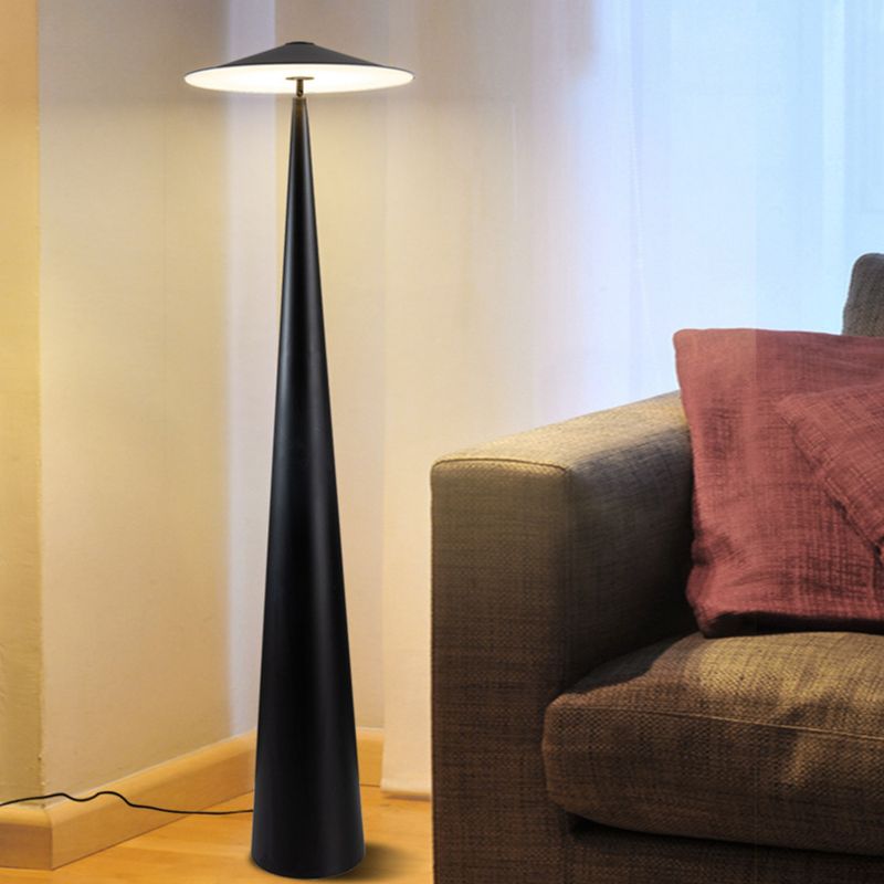Salgado modern tefatformad golvlampa i metall, svart