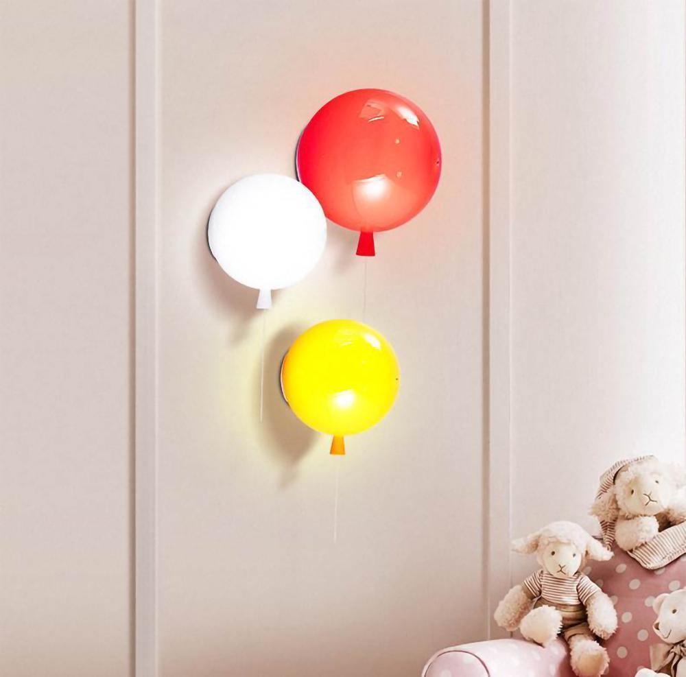 Luz de parede Kiri Cheerful Balloon Dream em plástico