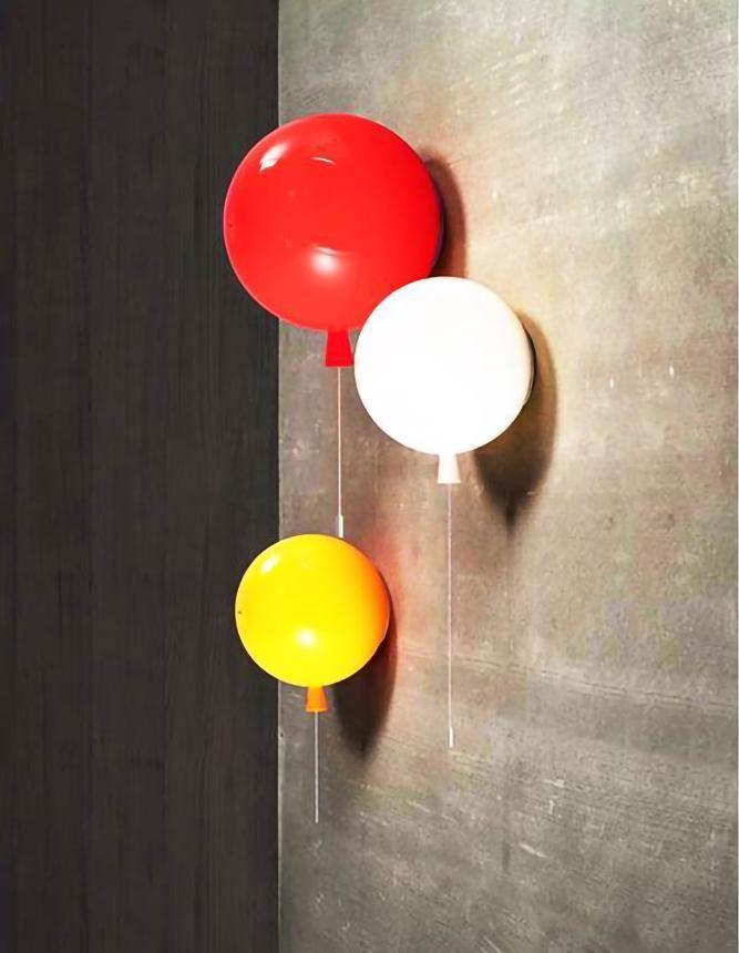 Luz de parede Kiri Cheerful Balloon Dream em plástico