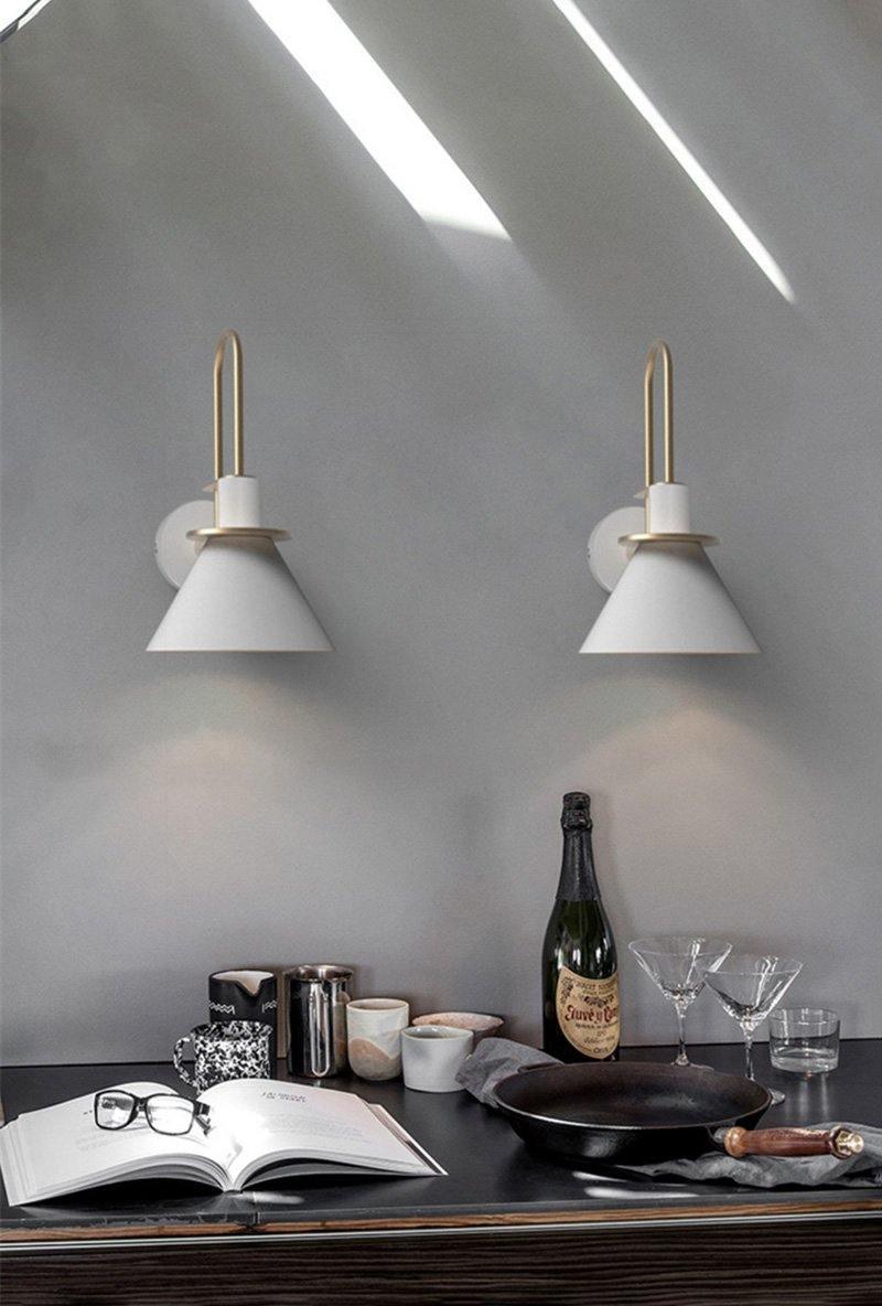 Solerine minimalistisk vägglampa i svart och guld