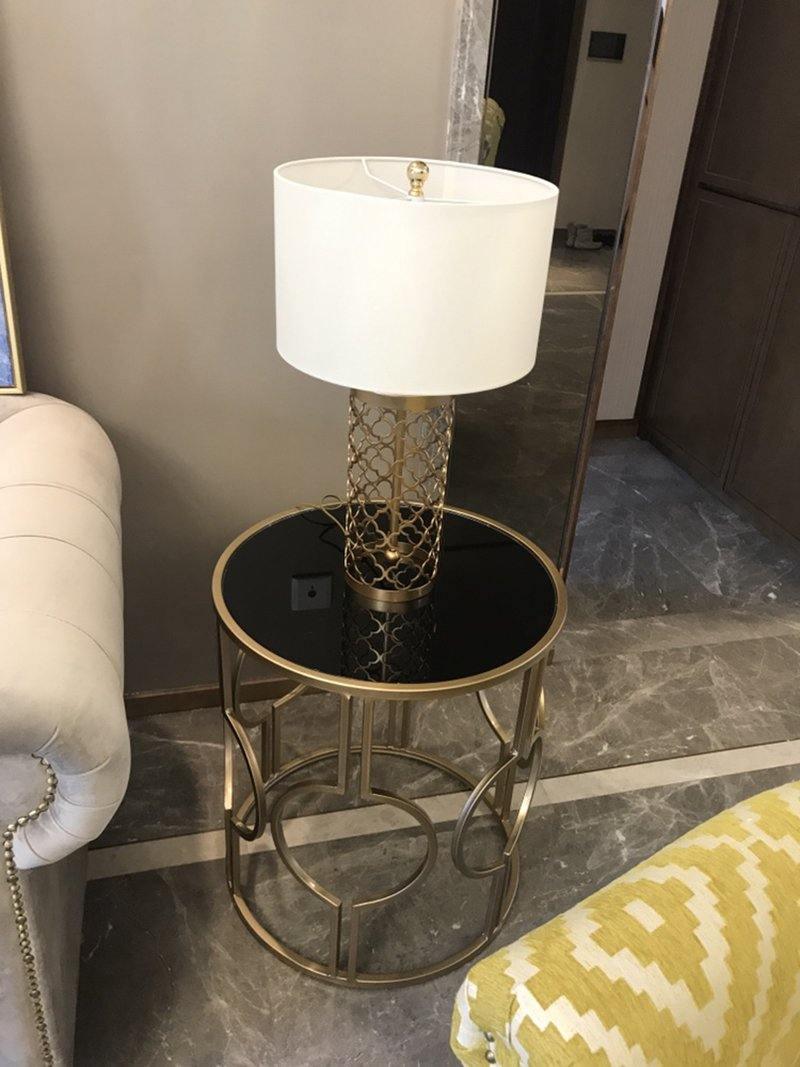 Selisise moderne bordlampe