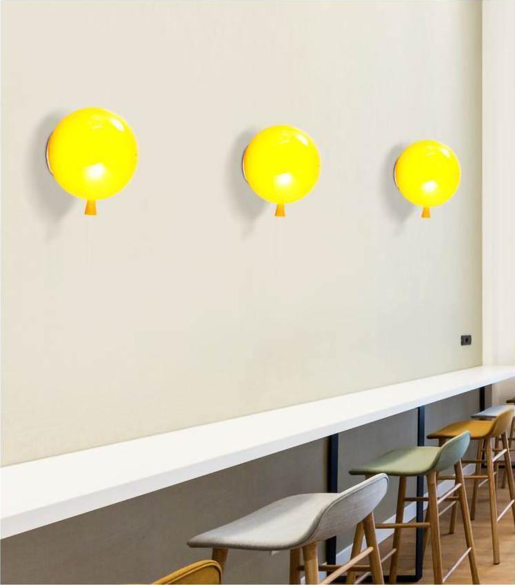 Luz de parede Kiri Cheerful Balloon Dream em plástico