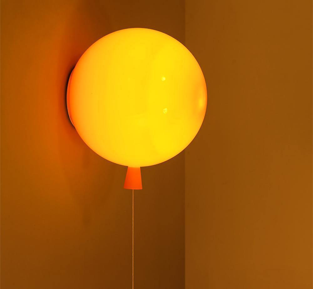 Luz de parede Kiri Cheerful Balloon Dream em plástico