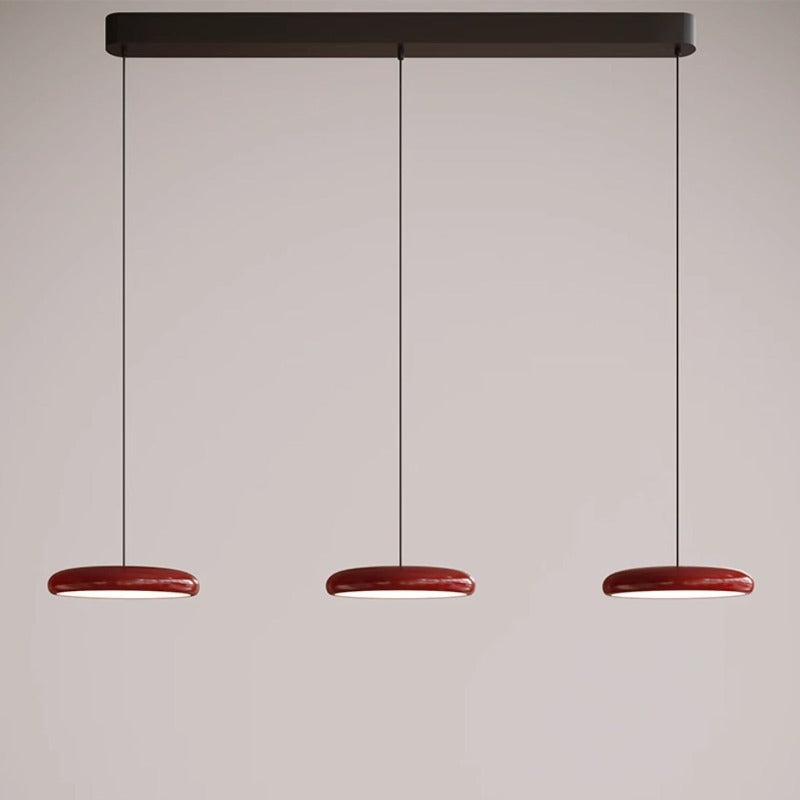 Aria modern minimalistisk pendellampa i röd, svart och silverfärgad metall – sovrum