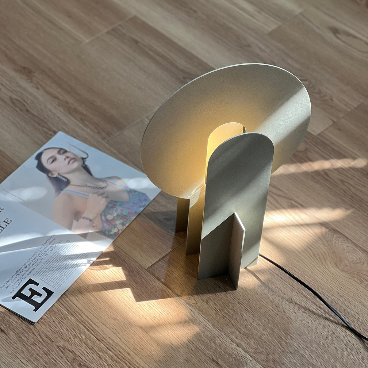 Solvique Arch-bordlampe i marmor