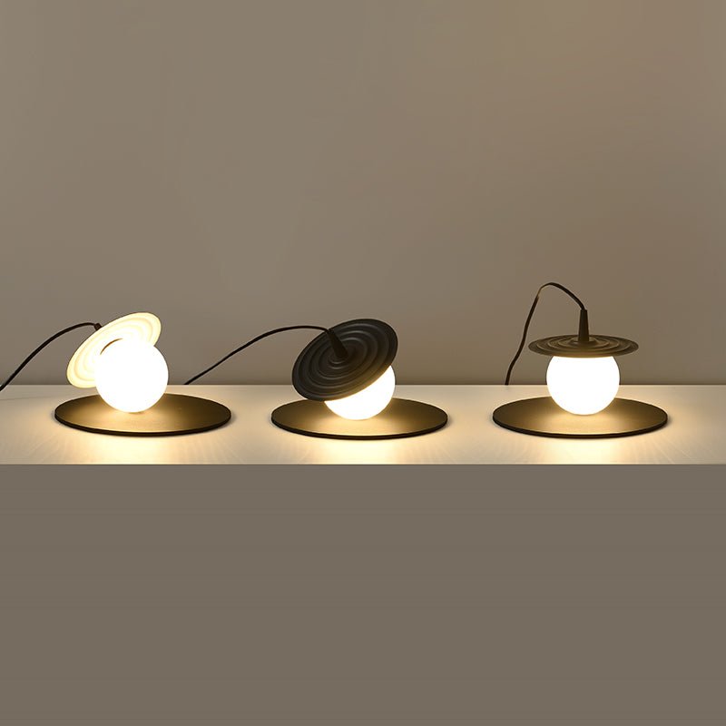 Cevenir kinetisk bordlampe i rotationsstøbt PE