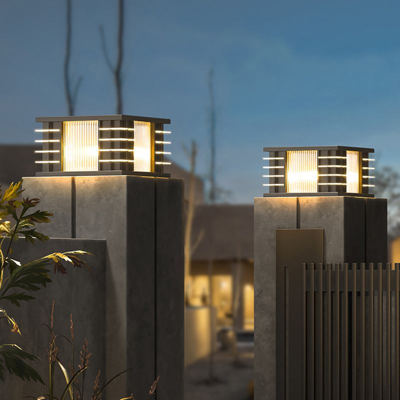 Ray moderne firkantede udendørs solgulvlamper i metal og glas, sorte