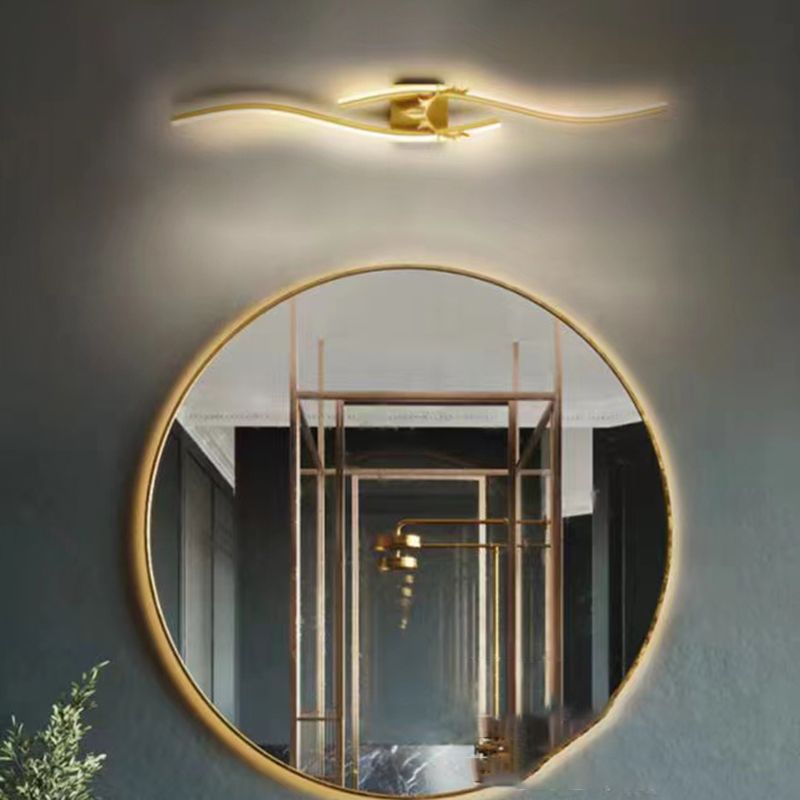 Arisha-moderni lineaarinen metallinen LED-peilivalaisin, musta/kulta