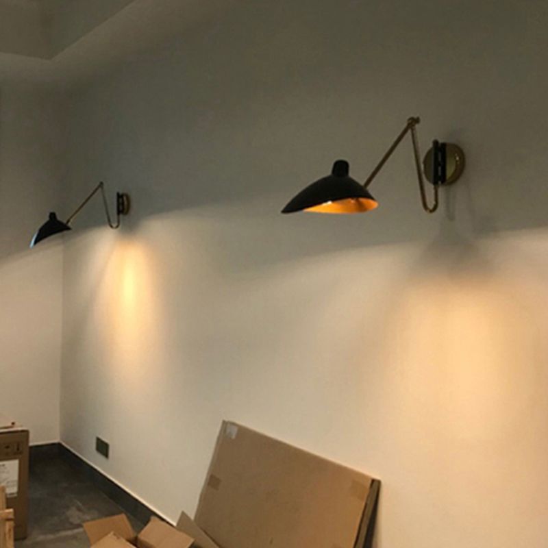 Epoch industriell vägglampa med svängarm, svart/guld