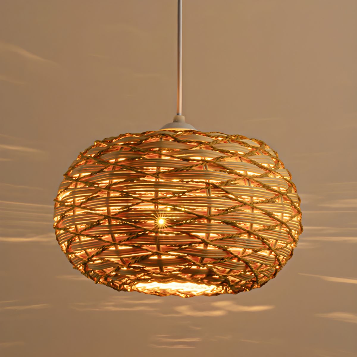 Ritta boho-retro LED-pendellampa i trä och rotting – sovrum/restaurang