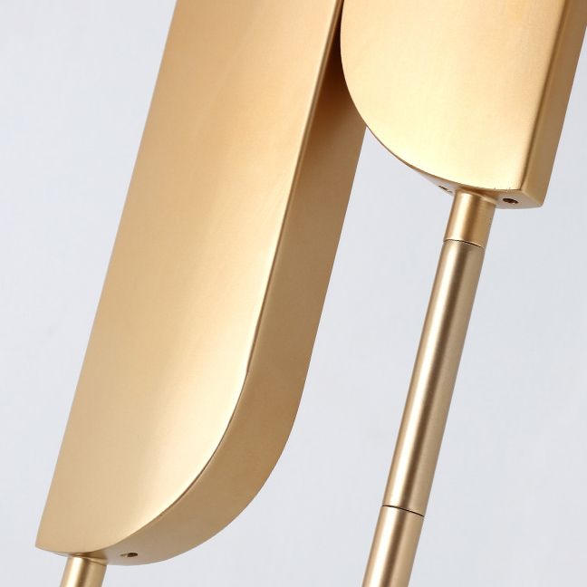 Salgado minimalistisk golvlampa i guld, metall, vardagsrum