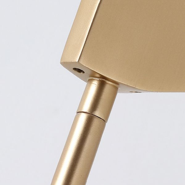 Salgado minimalistisk golvlampa i guld, metall, vardagsrum