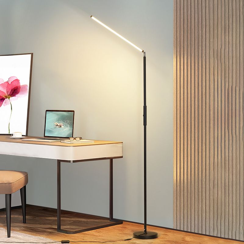 Edge minimalistinen lineaarinen lattiavalaisin, metalli, musta/valkoinen