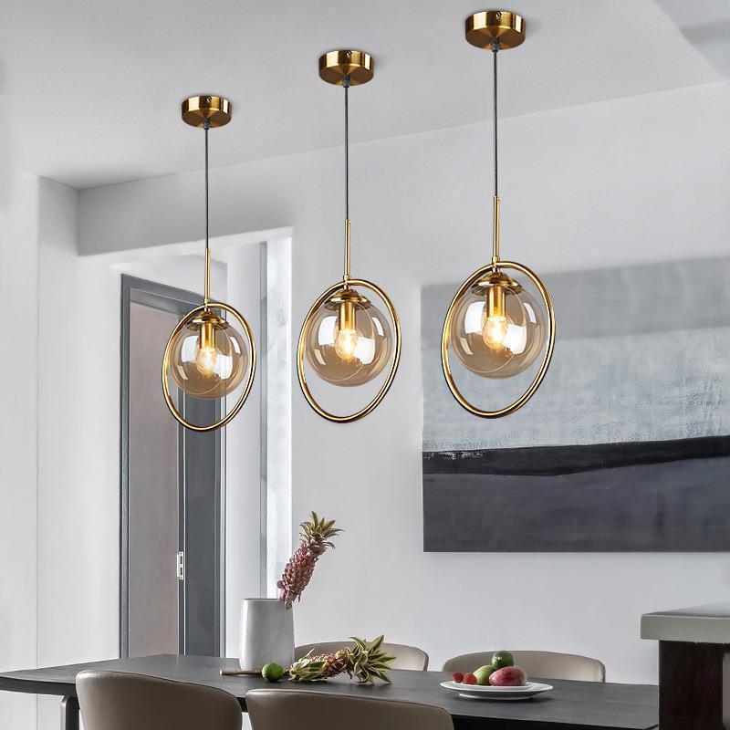 Zoey pendellampa i glas med metallring