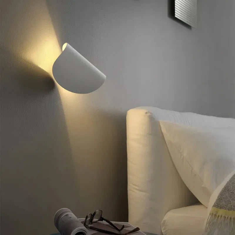 Kio LED-væglampe til læsning, 360° drejelig, til soveværelse og stue
