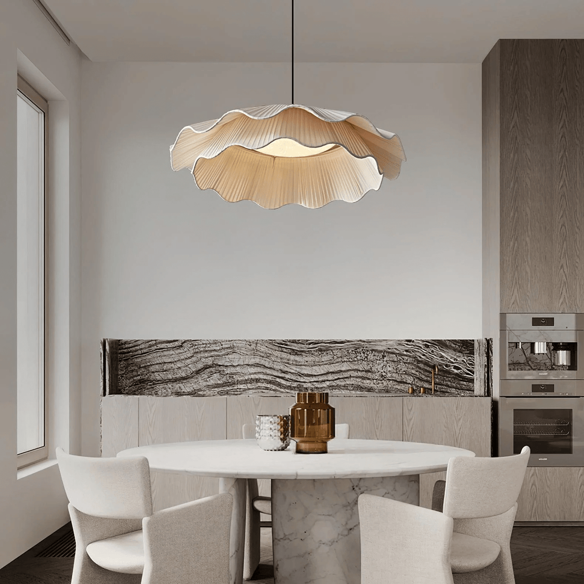 Ellorel elegant bølgeformet pendellampe i messing og stof
