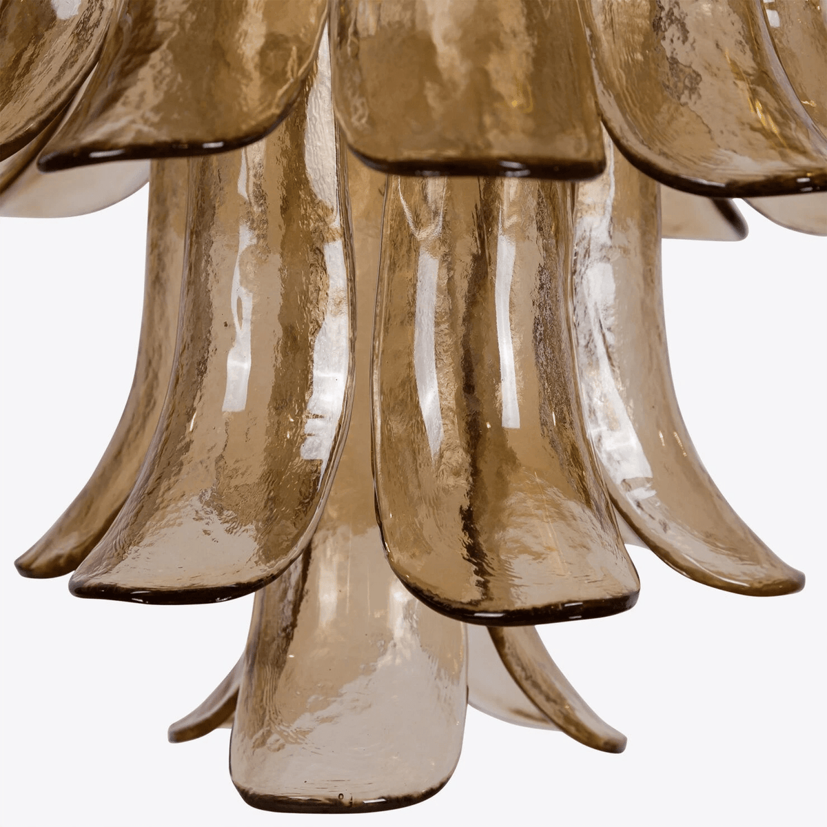 Lykne lysekrone med ravfarvede Murano-glasblade i midcentury-stil