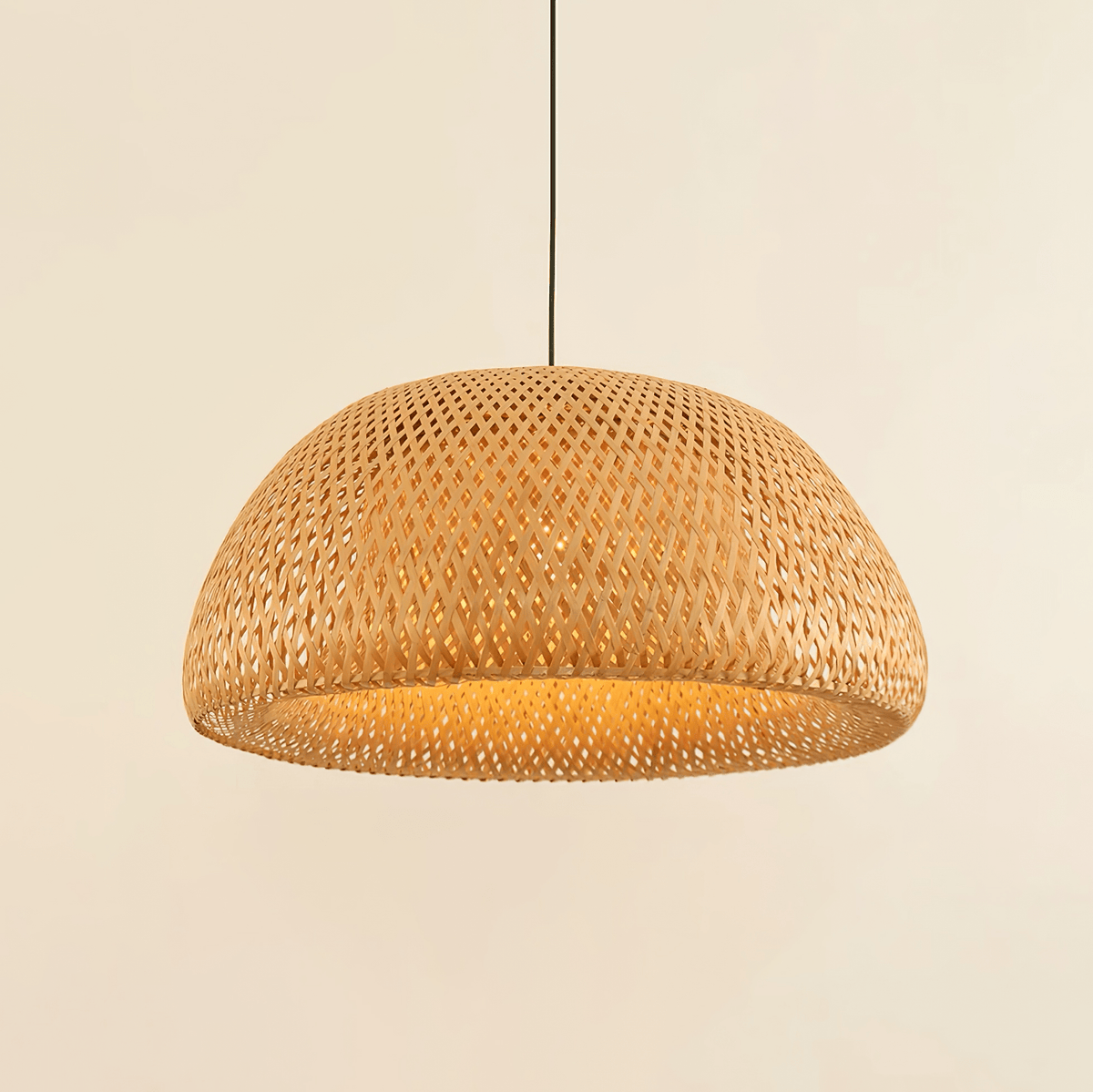 Trtvin unik pendellampa i naturlig bambu