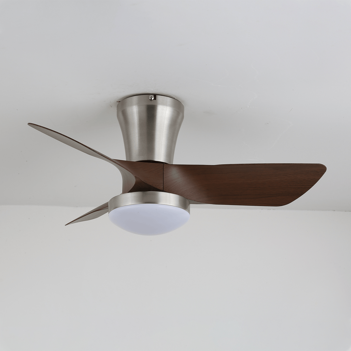 Luz de teto com ventoinha de madeira moderna Trivon