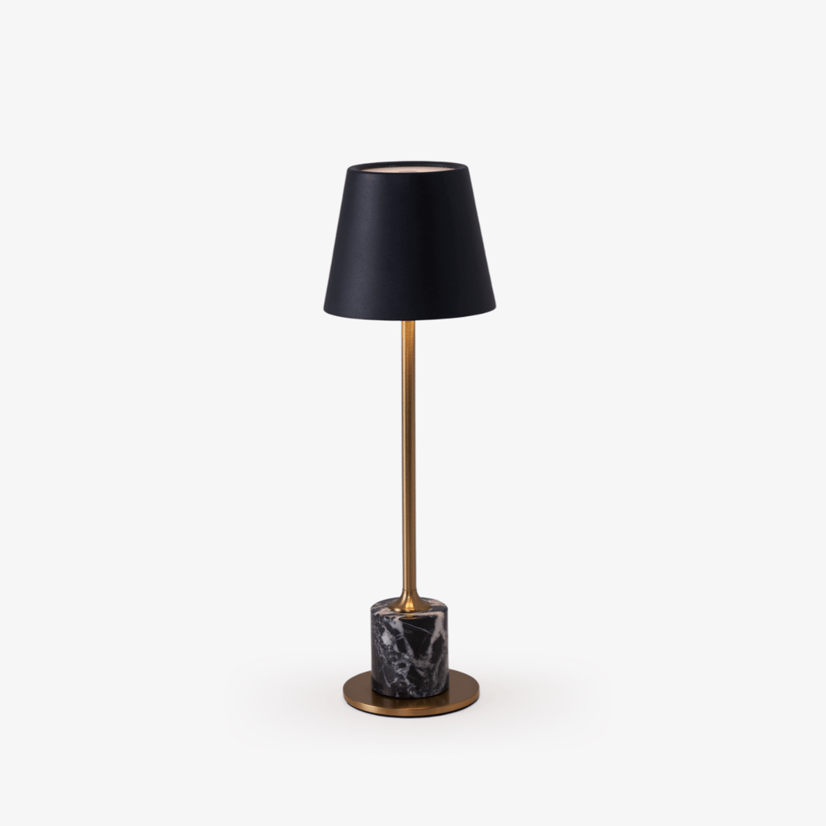 Pennyn minimalistinen pöytälamppu