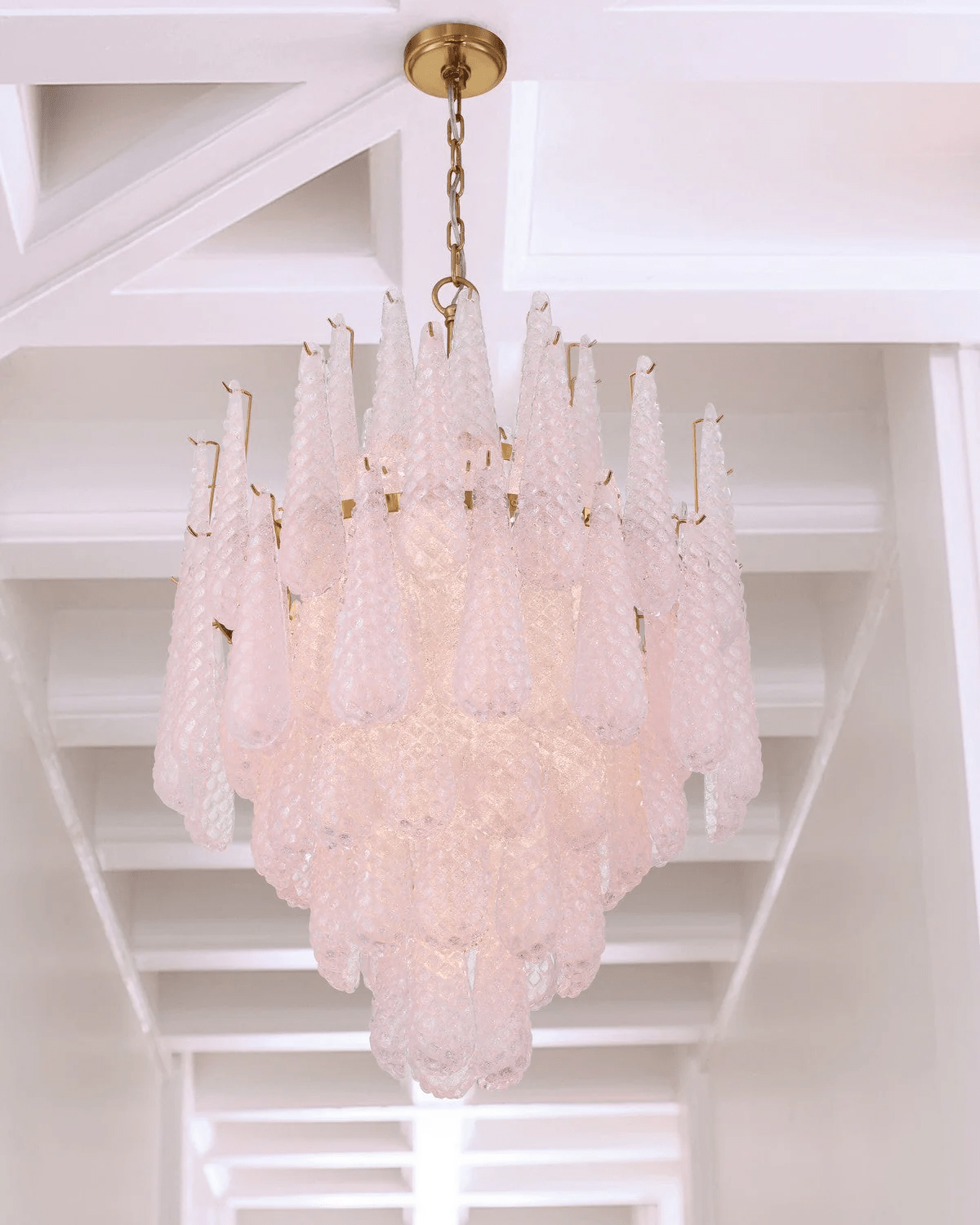 Velorian Lysekrone med dråbeformet tekstureret glas elegant