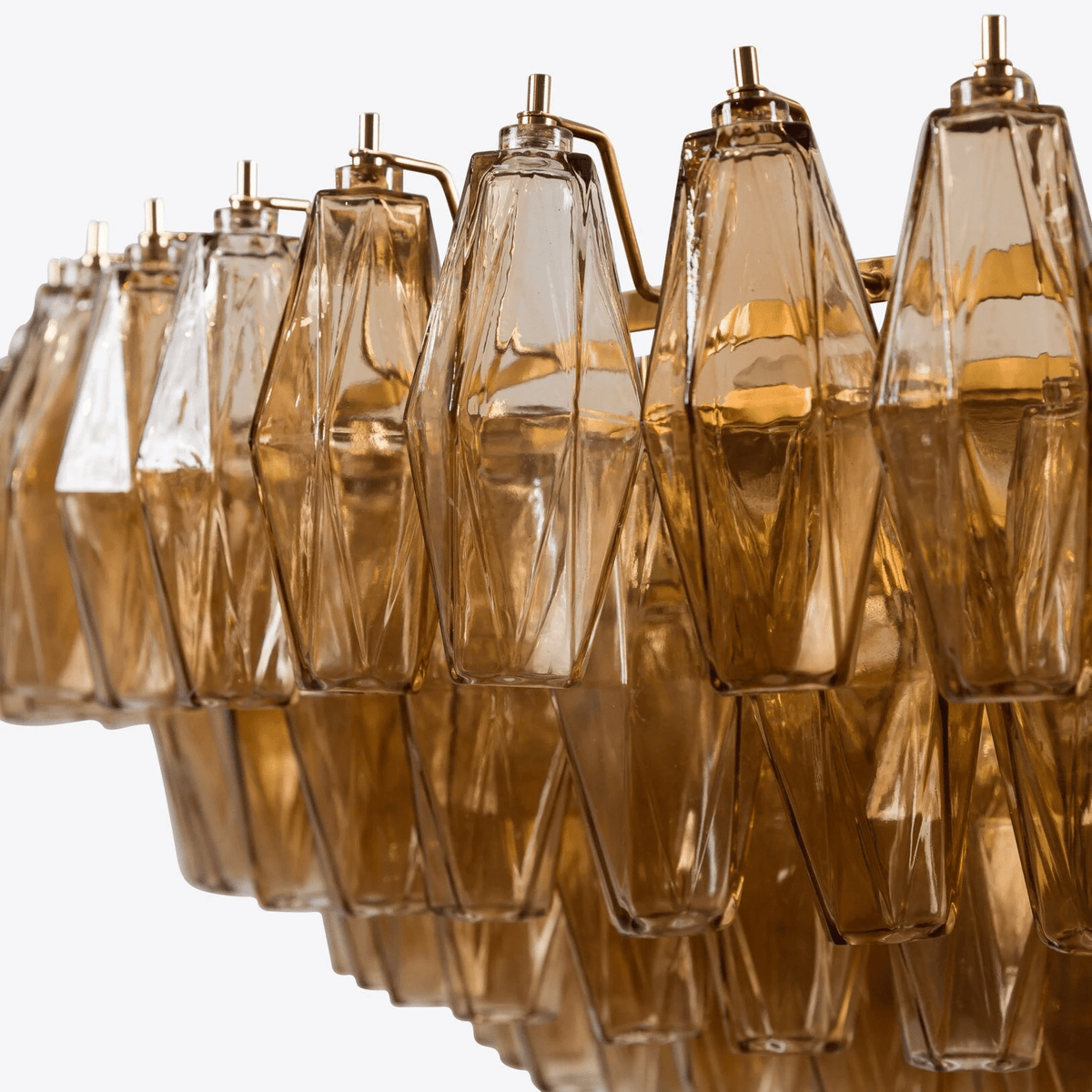 Celinora vintage-lysekrone med niveauer i ravfarvet glas