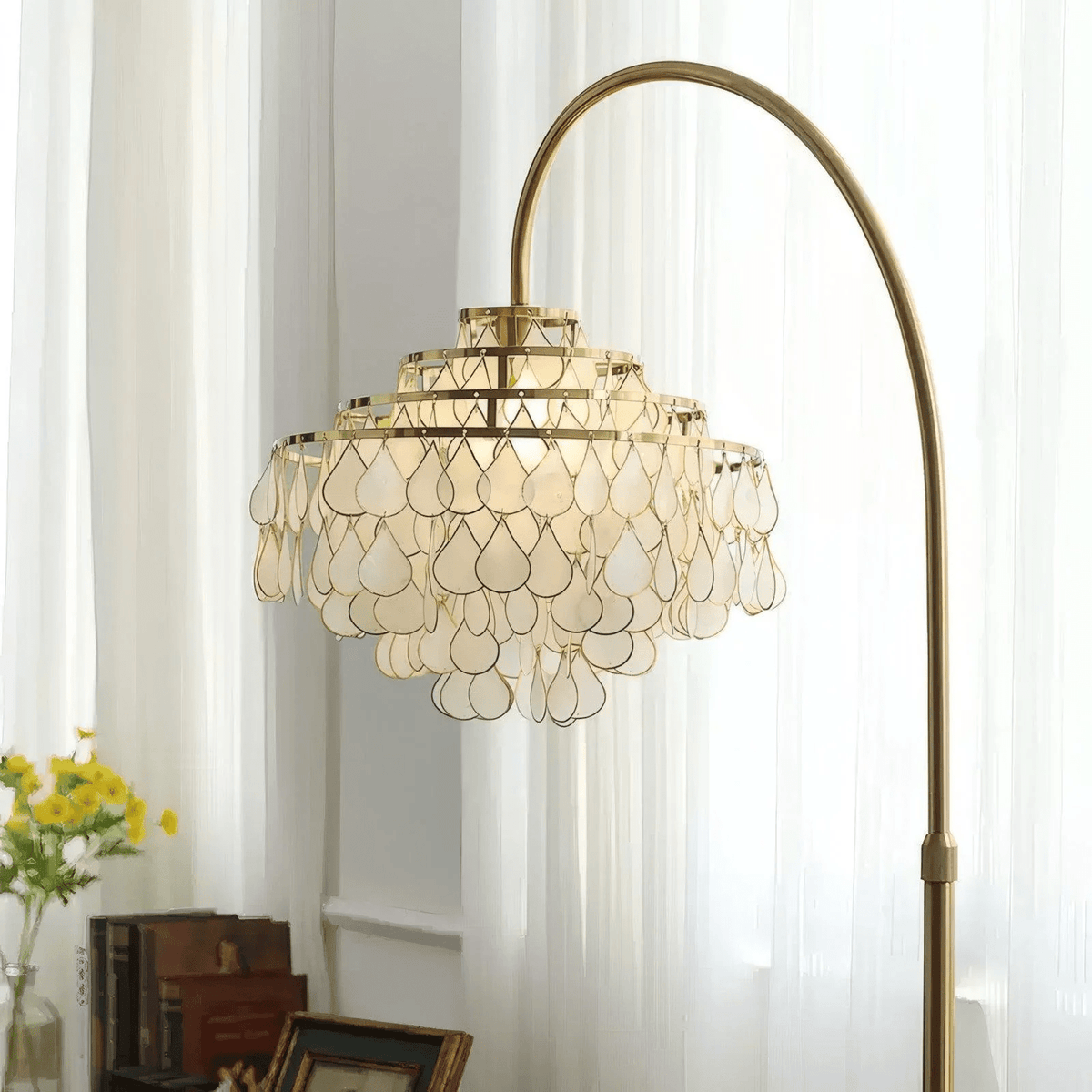 Luksus-gulvlampe med skal Emily