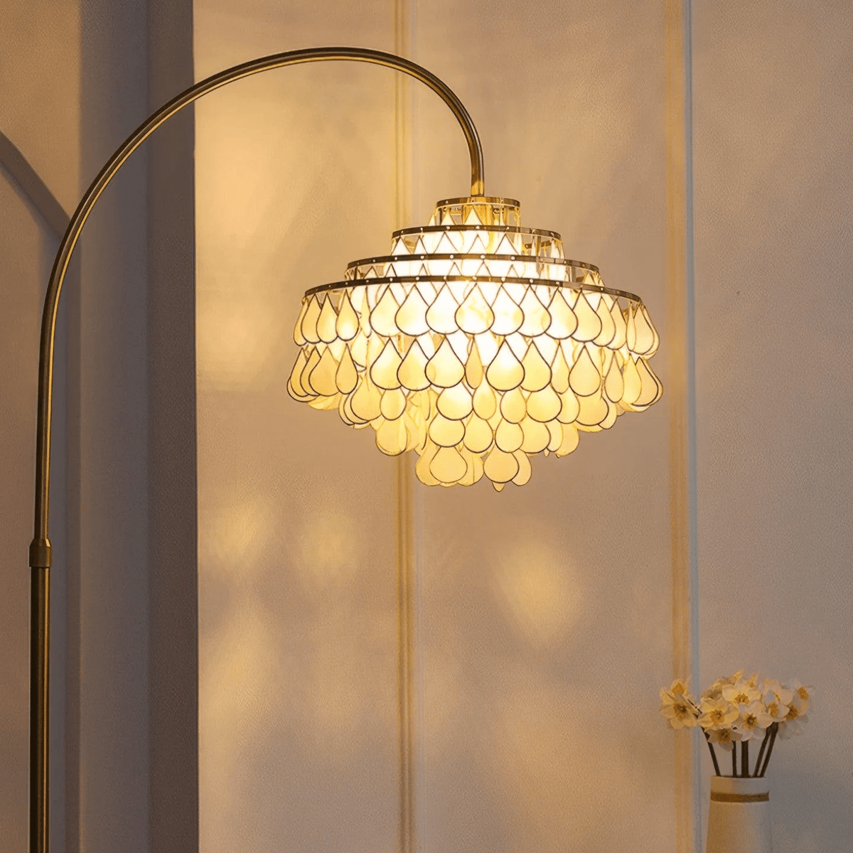 Luksus-gulvlampe med skal Emily