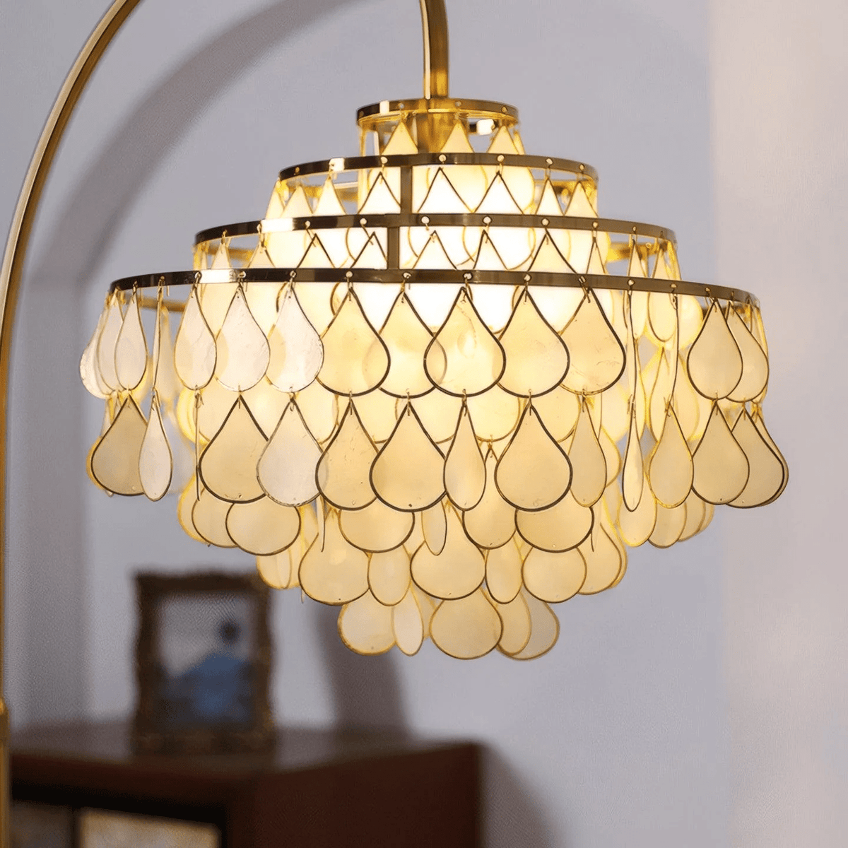 Luksus-gulvlampe med skal Emily