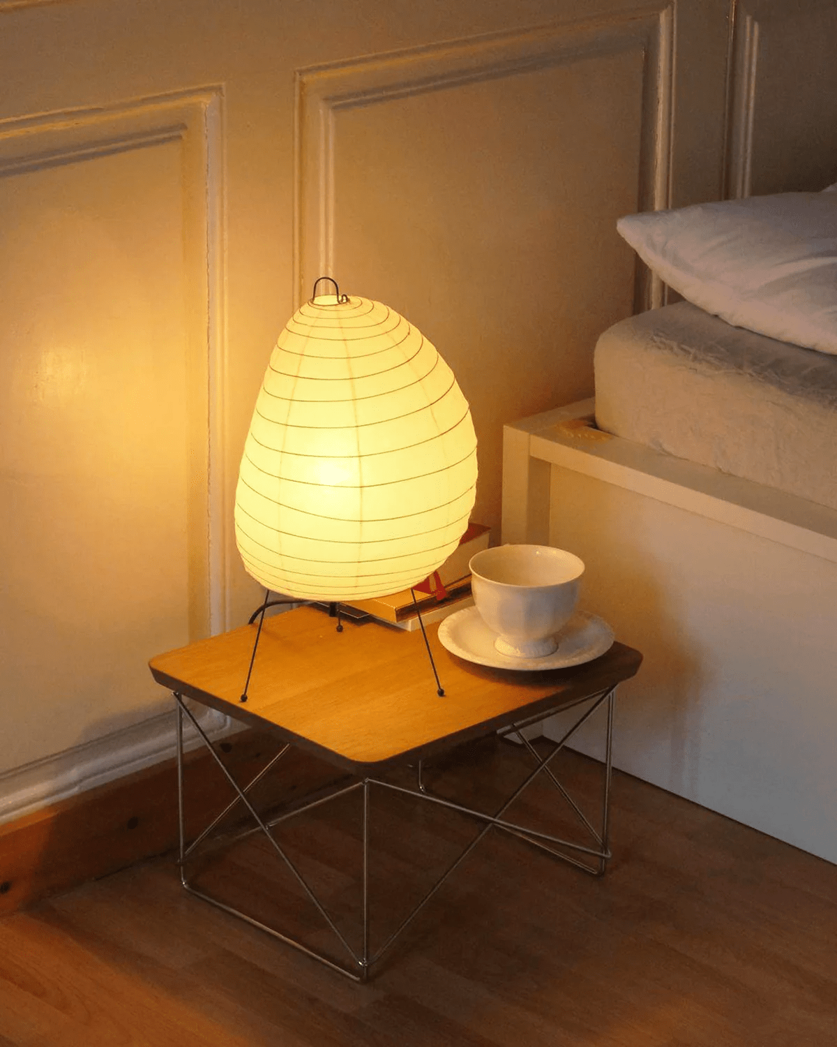 Elaris moderne bordlampe i rispapir