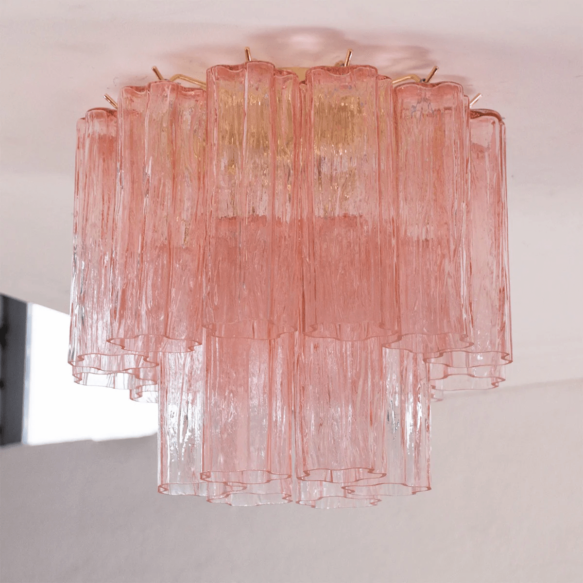 Candeeiro de teto Serin estilo cascata cor-de-rosa