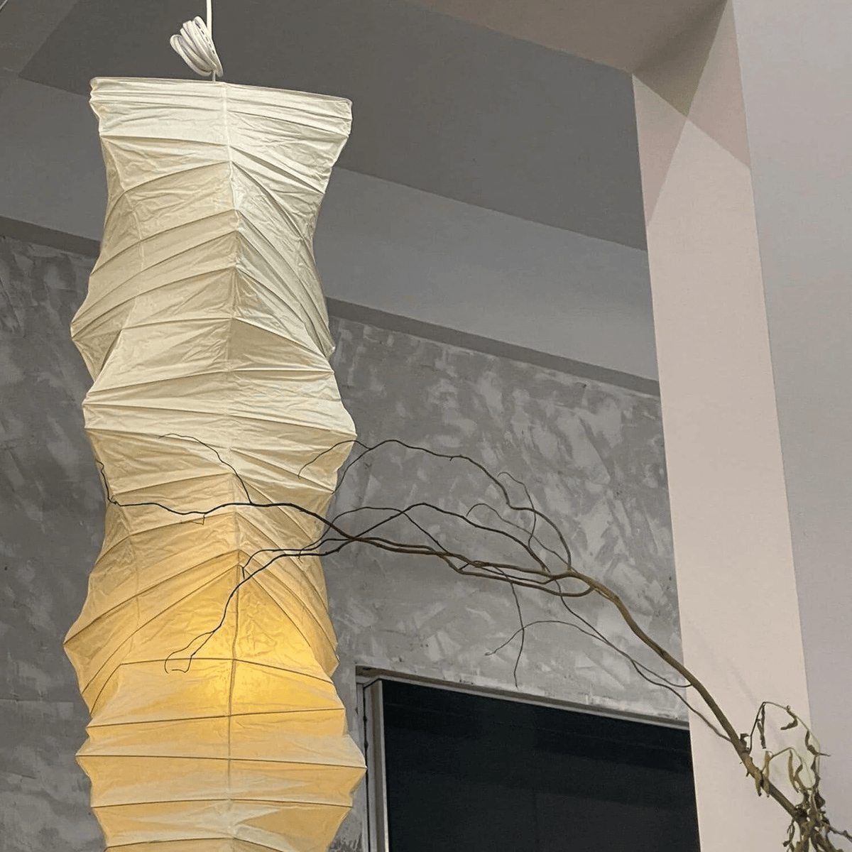 Piaeenne moderne pendellampe i papir
