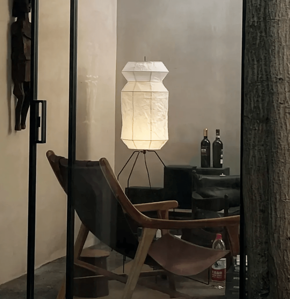 Nivorena moderne gulvlampe i rispapir