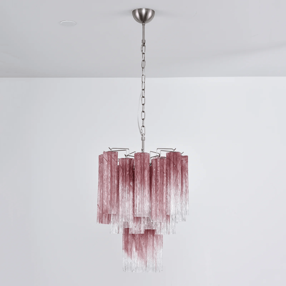 Veluora lysekrone i Murano-glas med rosa gradient og flere niveauer