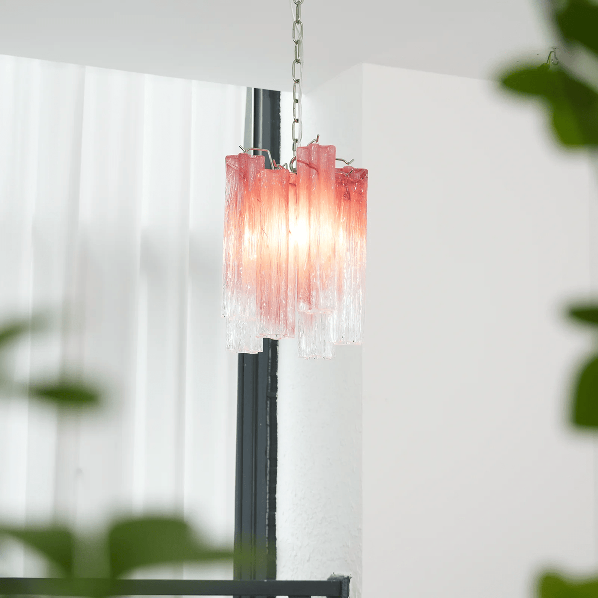 Lioroella lysekrone i Murano-glas med lyserød gradient