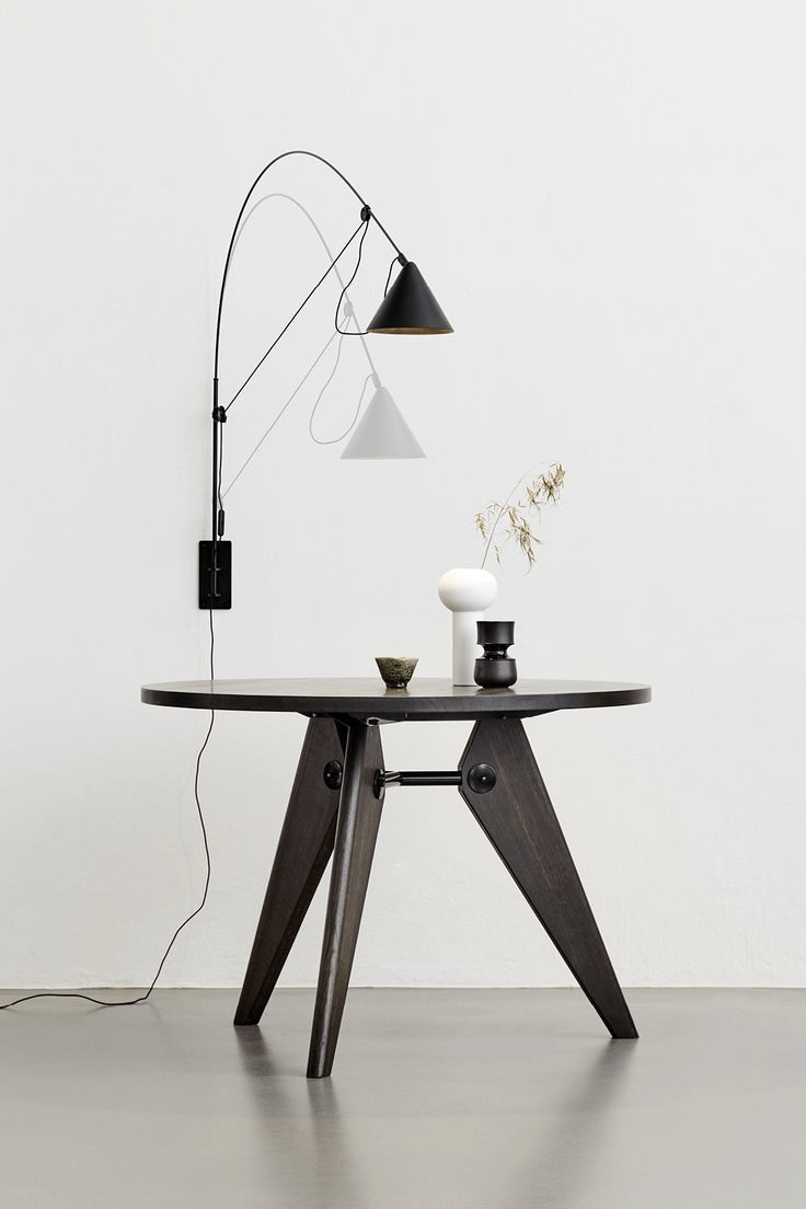 Candeeiro de parede minimalista com arco e cone Noraette