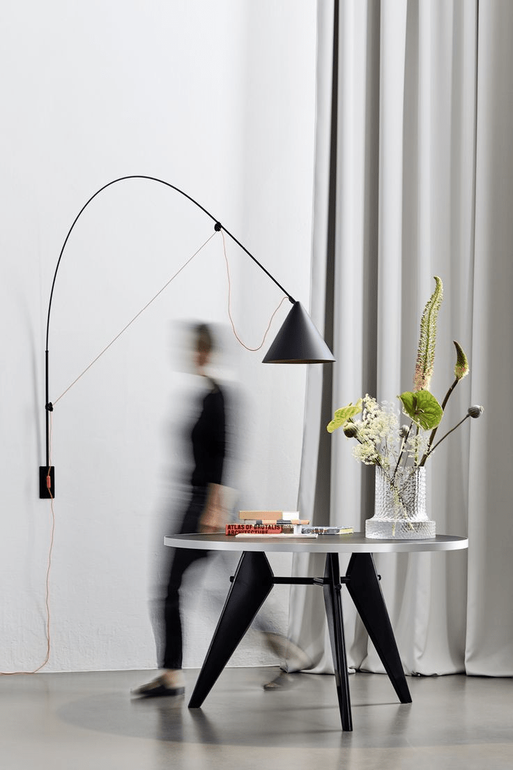 Candeeiro de parede minimalista com arco e cone Noraette