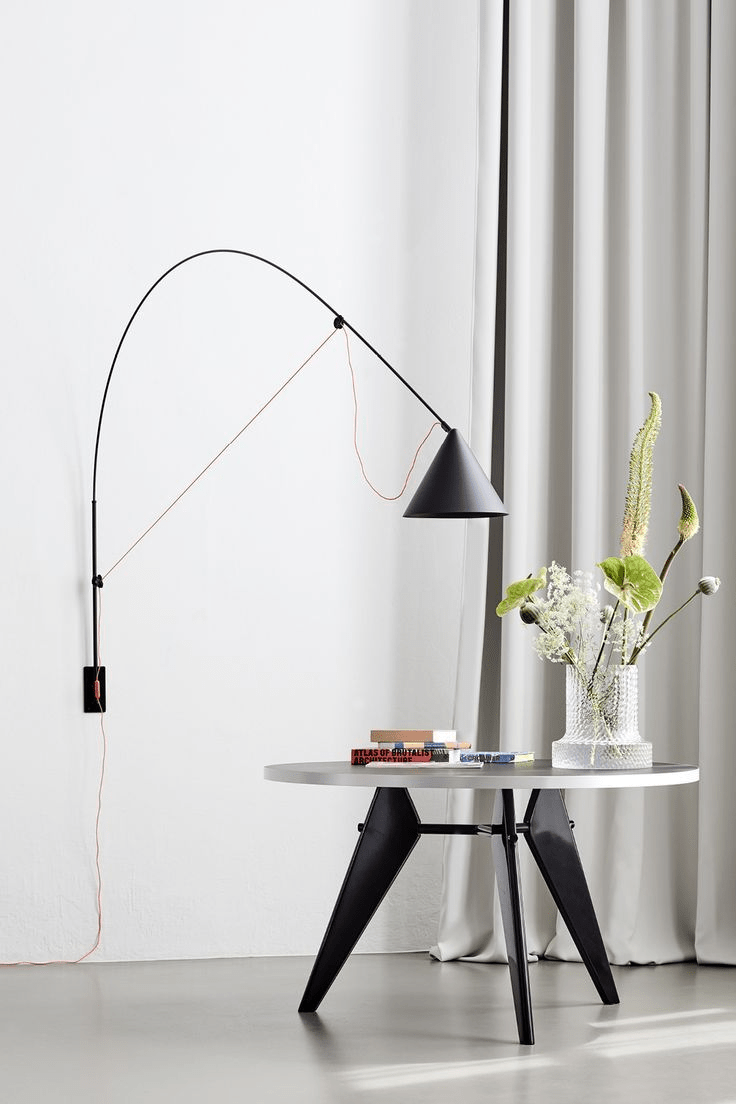 Candeeiro de parede minimalista com arco e cone Noraette