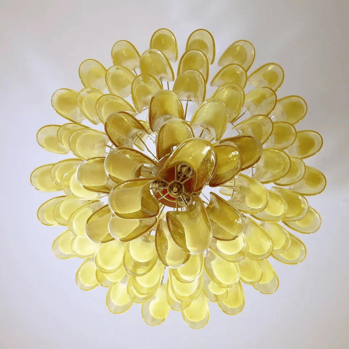 Orlian Glass Petals -riippuvalaisin