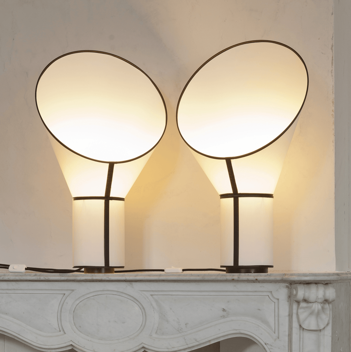 Celestrow Artful Outline-bordslampa