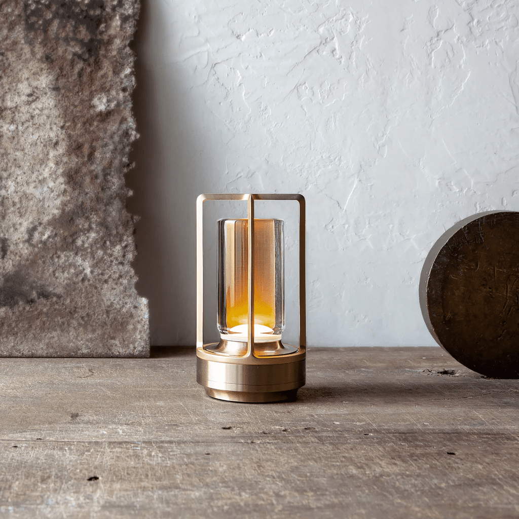Solvane-genopladelig bordlampe