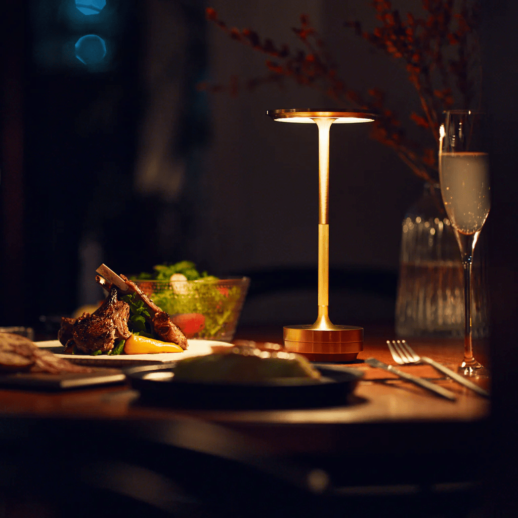 Solvane-genopladelig bordlampe