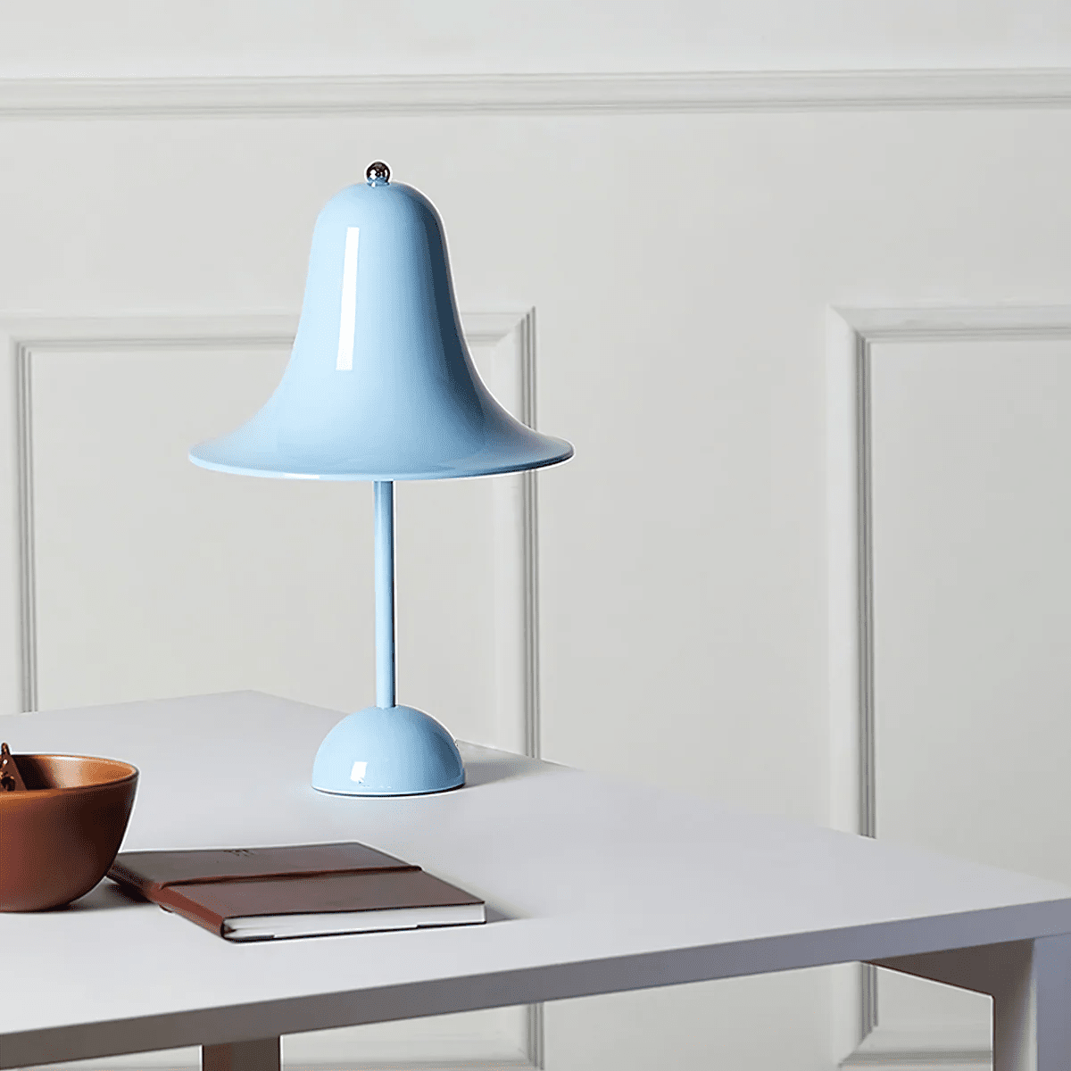Pantop-klokkeformet bordlampe