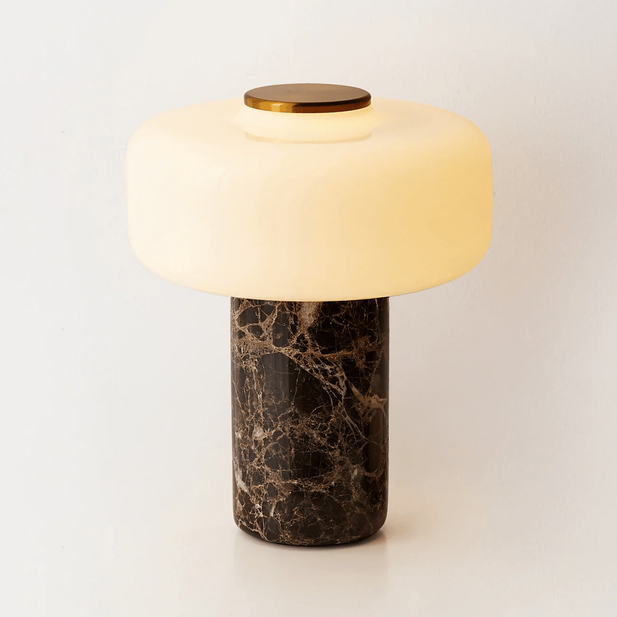 Cima genopladelig marmorbordlampe