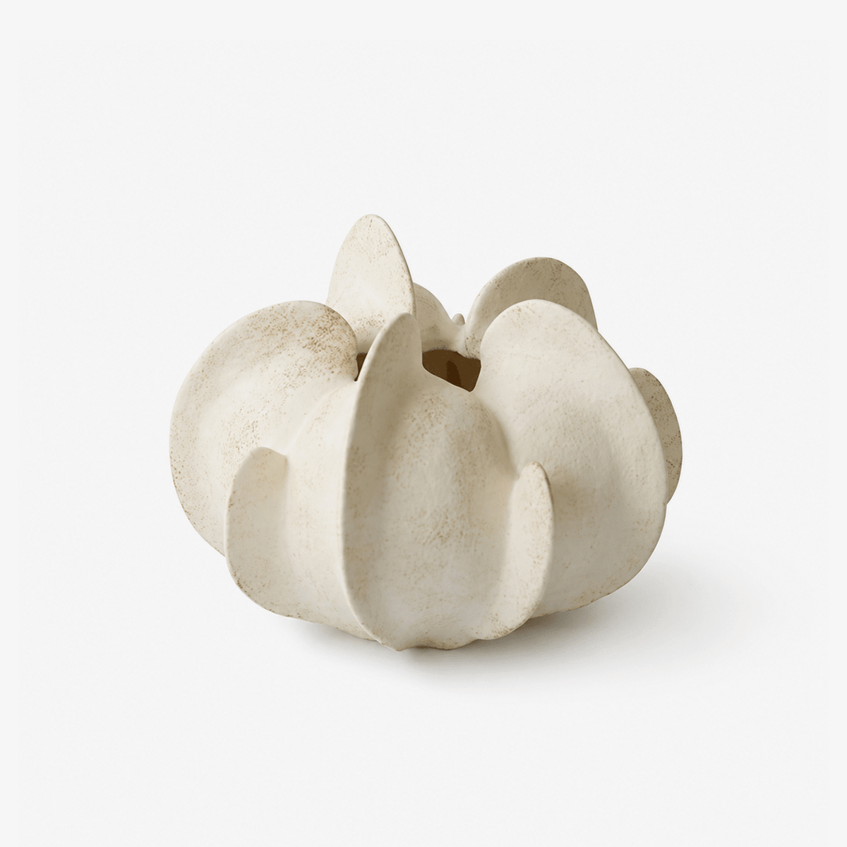 Magnolia Bloom -keraaminen veistosmaljakko