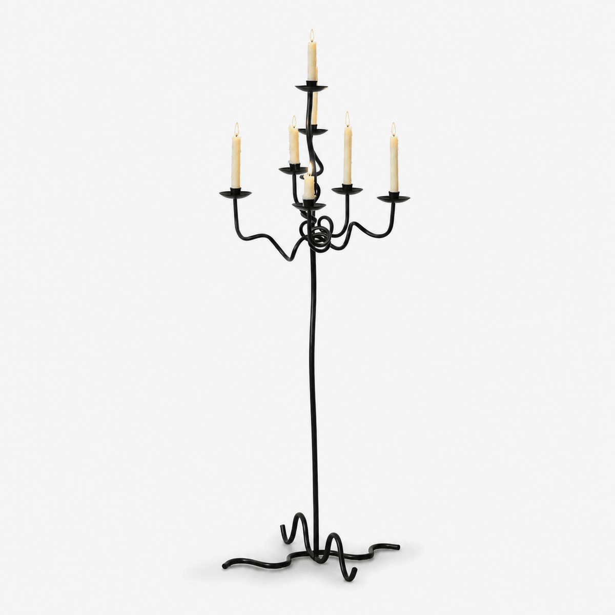Candelabro de chão em ferro forjado à mão