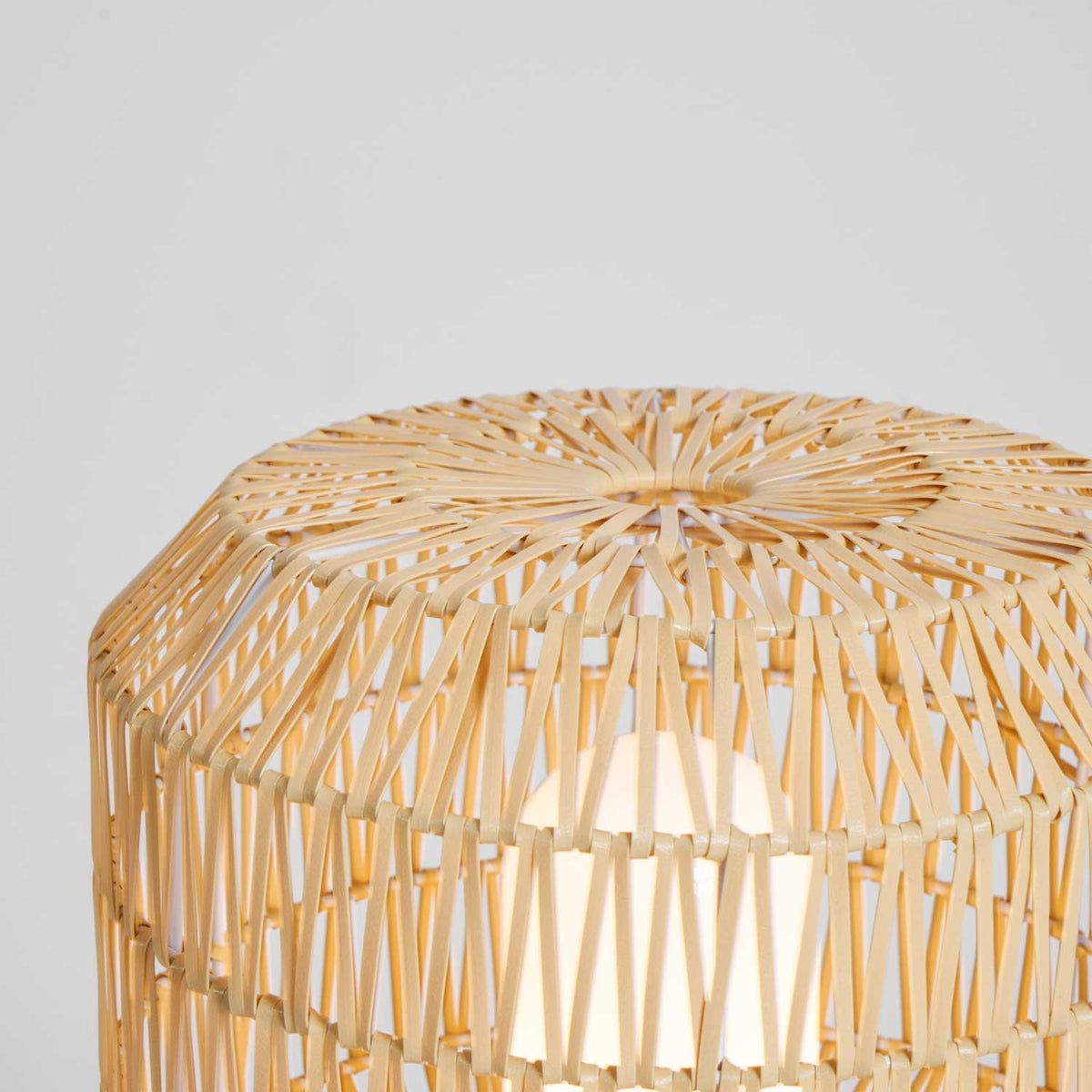 Candeeiro de exterior em rattan entrançado