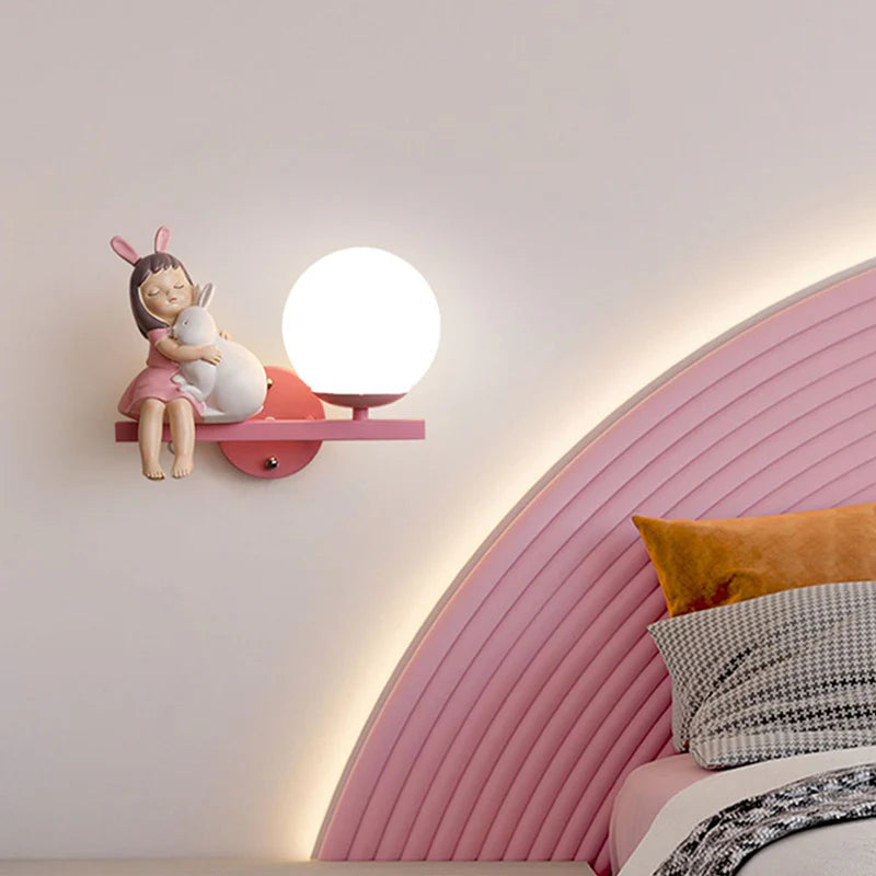 Aria moderne væglampe i metal/glas, hvid og pink