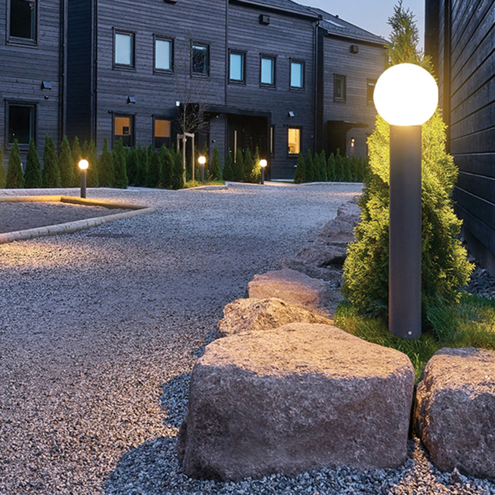 Ray moderne rund lampeholder til udendørs gangbelysning i metal, sort